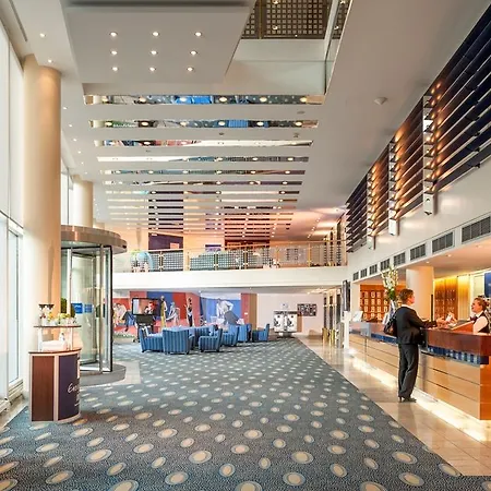 Dorint Kongresshotel Hotel 4*